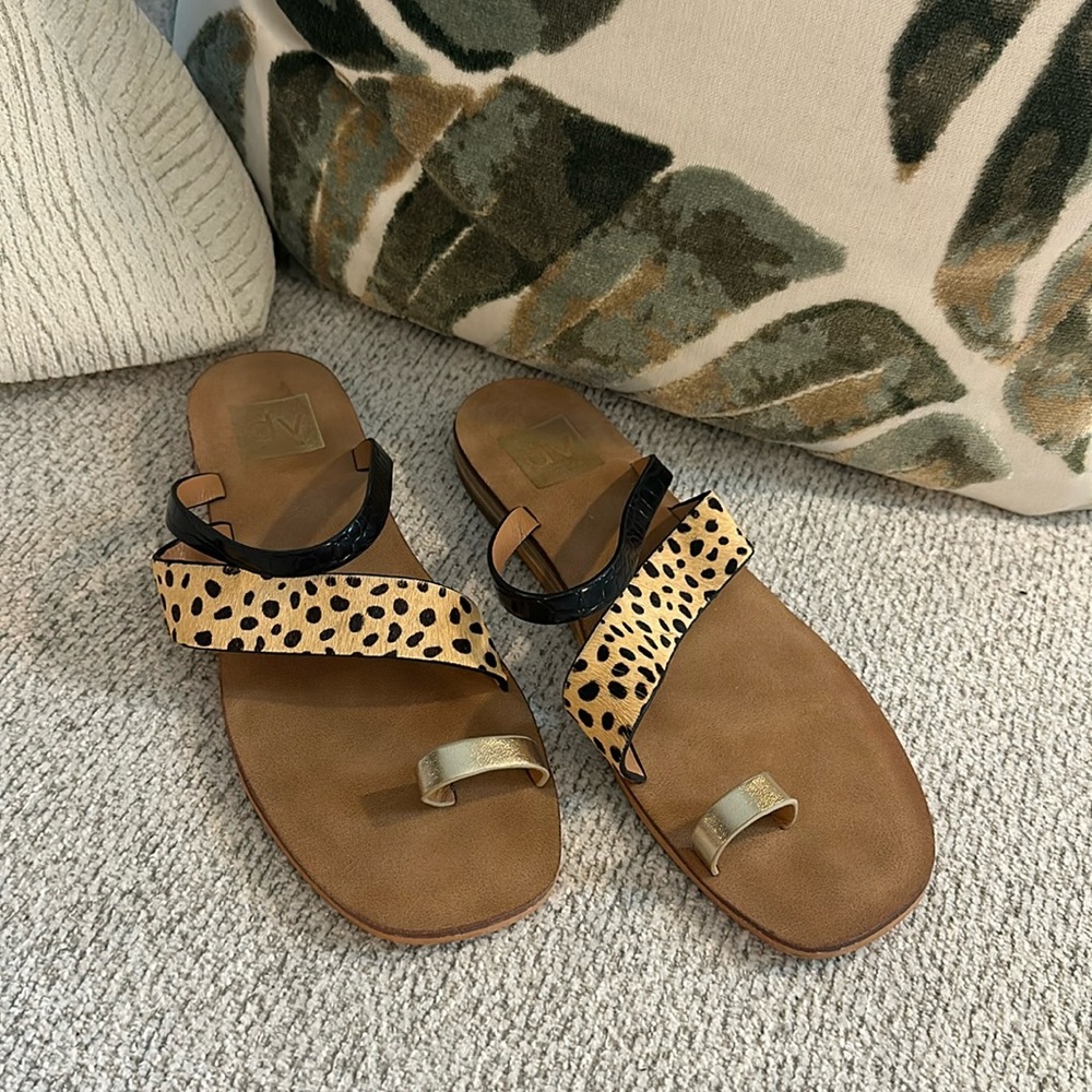 Dolce Vita cheetah print sandal. Good Condition. Size 7.5